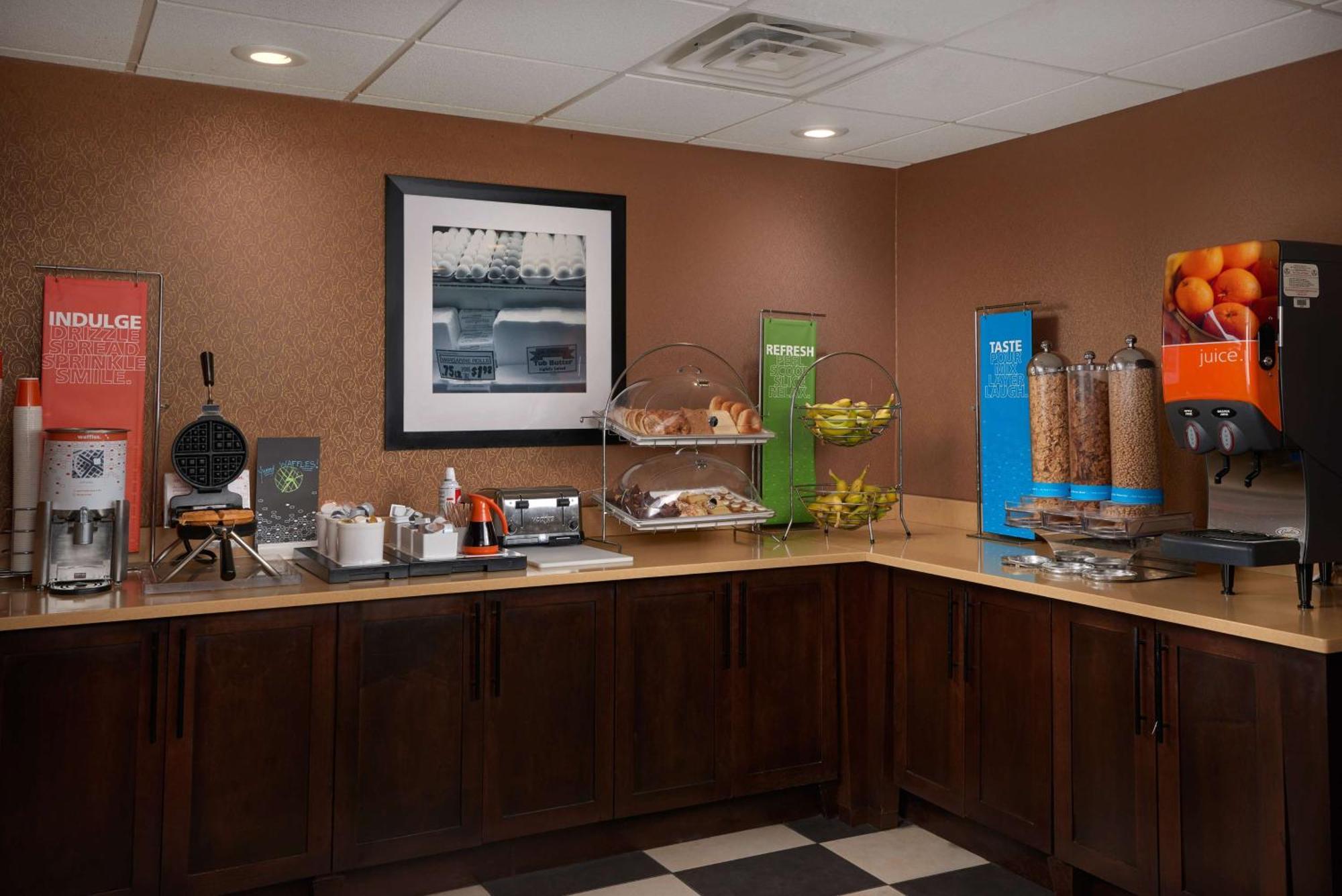 Hampton Inn Goldsboro Esterno foto